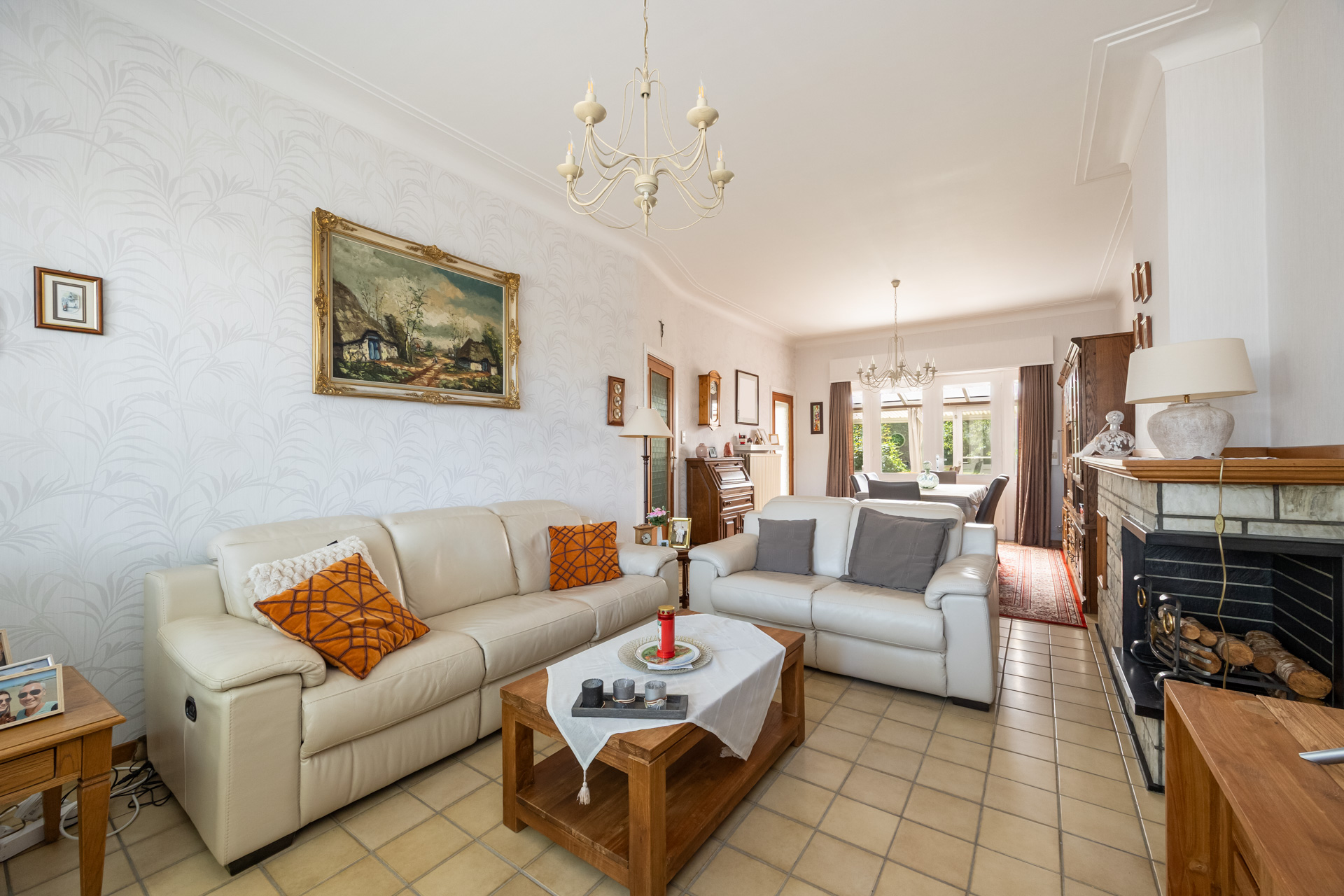 Te renoveren woning met enorm veel potentieel - foto 3
