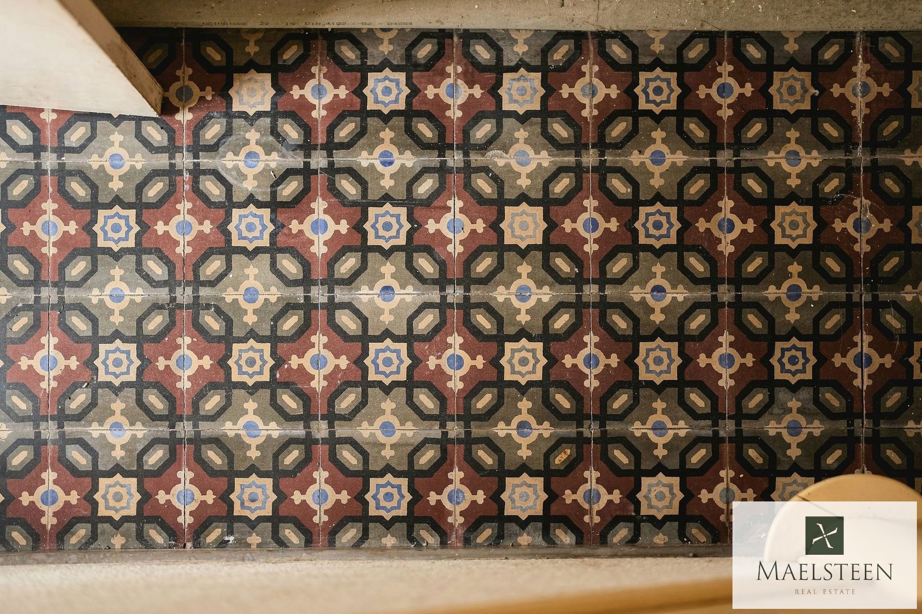 Te renoveren neoclassicistische woning op de rand van Bruge - foto 4