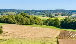 Deze bouwgrond is prachtig gelegen genietend van een waanzinnig uitzicht op de prachtige Vlaamse Ardennen.ZUIDGERICHTE tuin, geen bouwverplichting...