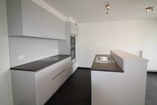 Dit recent appartement is gelegen op de 1ste verdieping van het gebouw, op wandelafstand van het centrum van Staden, alle winkels,...