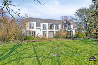 Exclusieve villa te koop – Luxe, ruimte en energiezuinig wonen!Deze unieke villa, ontworpen door architect C. Bogaerts en gebouwd in 1976, biedt een...