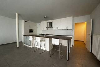 Dit ruim gelijkvloers appartement beschikt over een bewoonbare oppervlakte van ca. 120m² en combineert een praktische indeling met...