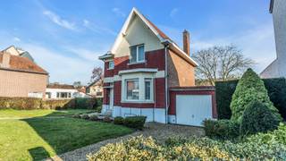 Welkom op de Stationsstraat 49  in As.Deze charmante, vrijstaande woning is uitstekend gelegen op een populaire locatie in As.De woning combineert...