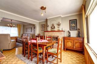 STEVIGE GEZINSWONING NABIJ HET CENTRUM VAN BELLEGEM Weg van de straat komt deze woning aardig opzetten, met heel veel woonpotentieel en heel veel...