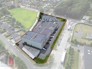 Op een perceel van 9.035 m² bevindt zich dit veelzijdige bedrijfscomplex bestaand uit ruime kantoor- en magazijnfaciliteiten, uitermate geschikt voor uiteenlopende activiteiten. <br /><br />De kantoorruimtes omvatten in totaal circa 800 m², verdeeld over twee verdiepingen van telkens 400 m². Ze beschikken over een ruim onthaal, open landschapskantoren, diverse vergaderzalen, afzonderlijke burelen of leslokalen en sanitaire voorzieningen.<br /><br />Het aangrenzende magazijn heeft een oppervlakte van circa 2.300 m² en werd opgetrokken in een degelijke betonnen constructie met traditioneel metselwerk. De ruimte is momenteel specifiek ingericht voor opleidingsactiviteiten maar biedt tal van mogelijkheden voor logistieke, productie- of opslagdoeleinden. Verder beschikt het magazijn over een refter met keuken, sanitaire voorzieningen, een afzonderlijk stooklokaal met gasbrander en een bestaande beton- en tegelvloer.<br /><br />Het gebouw wordt verwarmd via een centrale verwarmingsinstallatie op gas, bijkomend is het dak voorzien van zonnepanelen (via recht van opstal).<br /><br />Dankzij de combinatie van een ruim verhard terrein, ruime kantoorinfrastructuur en een functioneel magazijn vormt deze eigendom een uitstekende opportuniteit voor ondernemingen die op zoek zijn naar een veelzijdige en onmiddellijk inzetbare bedrijfssite.<br /><br />Het terrein is quasi volledig verhard, volledig omheind en beschikt twee toegangspunten, een laad- en loszone en voldoende parkeergelegenheid voor personeel en bezoekers. Daarnaast is de site uitgerust met een hoogspanningscabine.<br /><br />De site is uitermate goed gelegen in de Wijnendalestraat te Roeselare, in een goed bereikbare bedrijvige zone net buiten het stadscentrum. De ligging biedt een vlotte aansluiting op de N32 en via de nabijgelegen op- en afritten van de E403 is er een directe verbinding naar Brugge, Kortrijk en andere belangrijke steden in West-Vlaanderen.<br /><br />Contacteer PANORAMA B2B voor bijkomende inlichtingen, plannen of een vrijblijvend plaatsbezoek 0476 215 115.