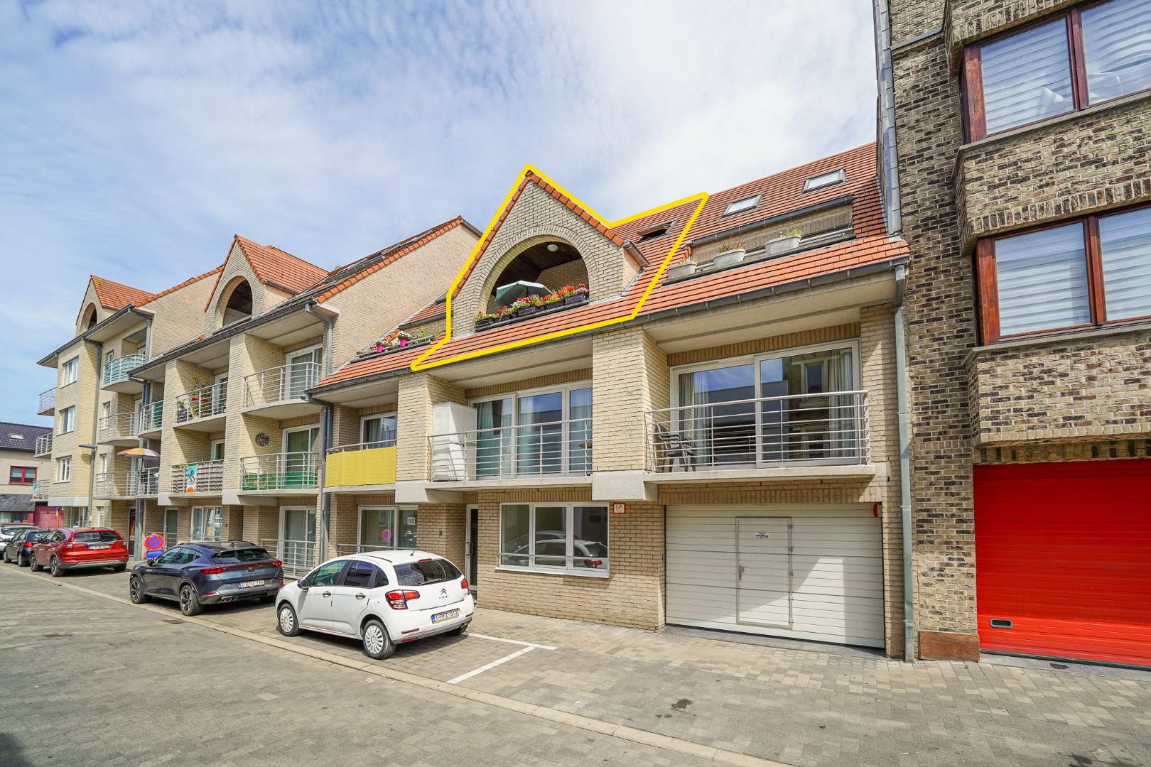 Instapklaar duplexappartement met terras nabij centrum Oostende - foto 1