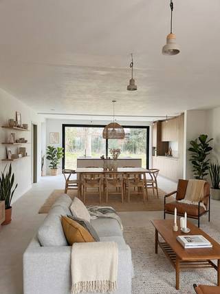 Deze stijlvolle nieuwbouwwoning is gelegen op een rustige locatie in Kapellen. De woning wordt volledig afgewerkt en gebouwd volgens de...