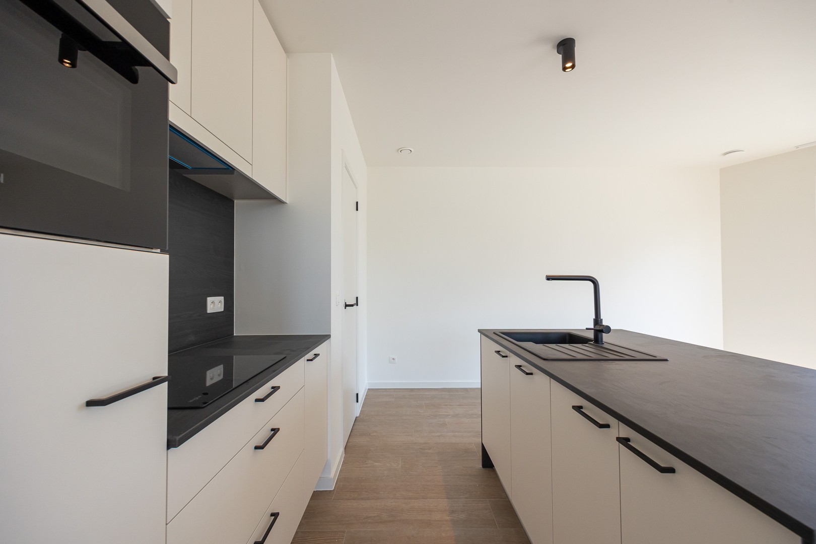 Apartment for rent in Antwerp with 2 bedrooms - photo 2