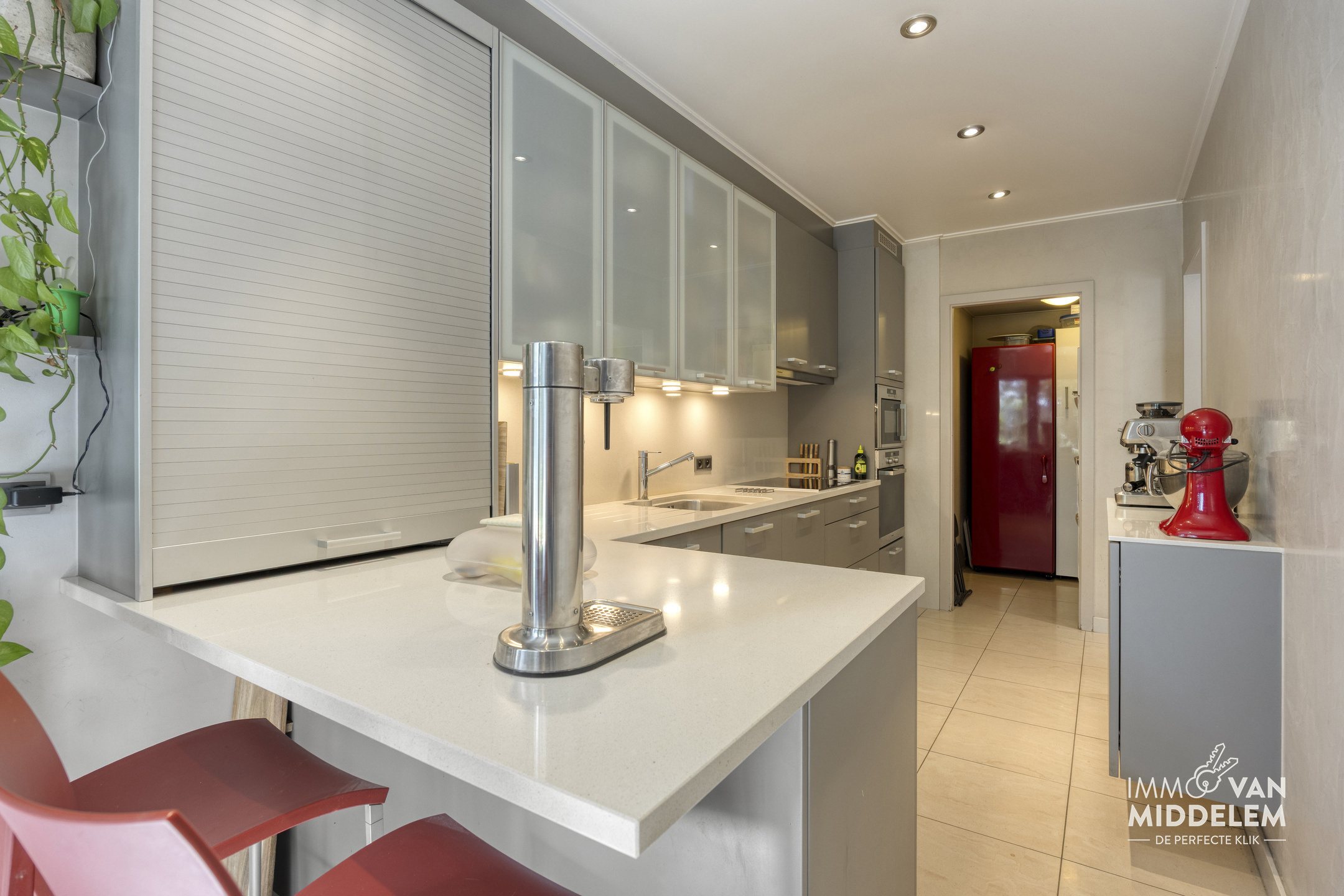INSTAPKLAAR 2-SLAAPKAMER APPARTEMENT MET TUIN EN GARAGE - foto 4