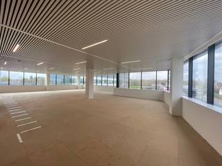 Looking for the perfect office space in a prime location? Then look no further! This phenomenal 575 m² office space is now available for rent,...