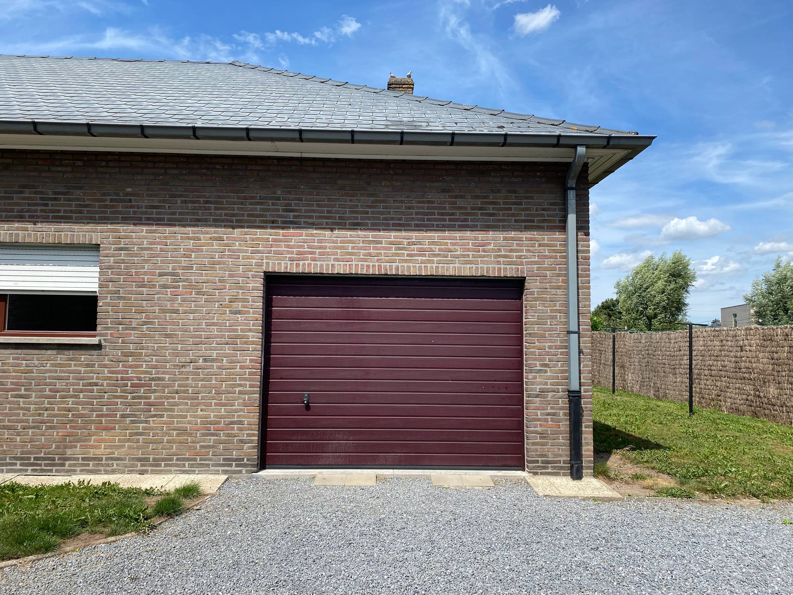BUNGALOW MET DRIE SLAAPKAMERS EN GARAGE - foto 2