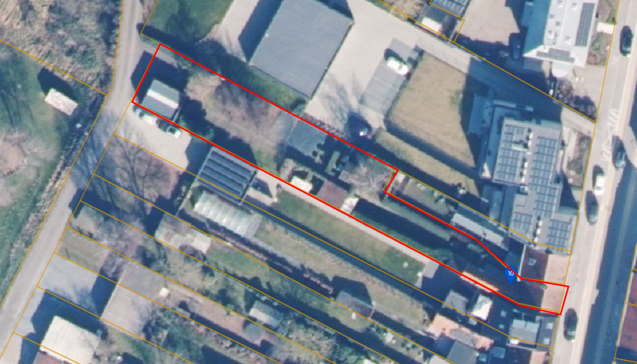 Goedgelegen woning met grote zongerichte tuin en garage - foto 1