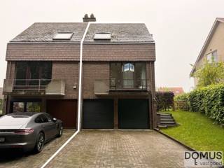 Bent u op zoek naar een instapklare en volledig gerenoveerde woning op een centrale locatie? Deze charmante driegevelwoning is ideaal gelegen...