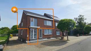 Instapklaar gerenoveerd appartement met 2 garages in het hart van Maasmechelen.Dit volledig gerenoveerd en gezellig appartement is gunstig gelegen in...