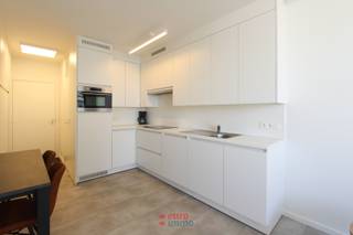 Centraal gelegen studio in Nieuwpoort - Bad te koop.<br /><br />Deze studio is momenteel verhuurd aan een vaste bewoner waardoor het een prima investering is.<br /><br />Ze werd gerenoveerd en beschikt daardoor over alle comfort. <br /><br />Bent u op zoek naar een pied-à-terre in Nieuwpoort, dan is dit misschien wel dé kans! <br /><br />EPC: 239.