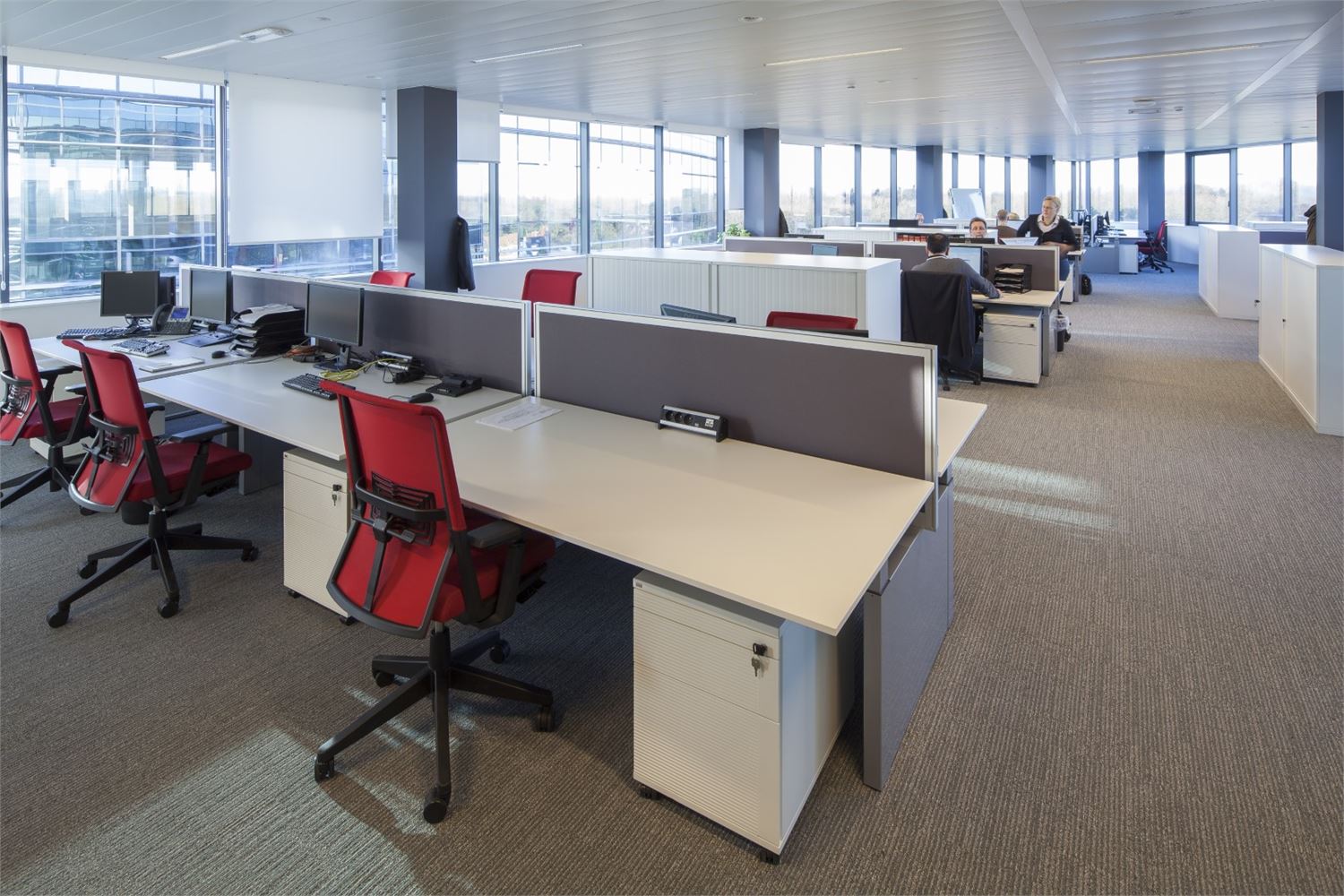 NIEUWBOUWKANTOREN MET PARKING NABIJ E40 - foto 4