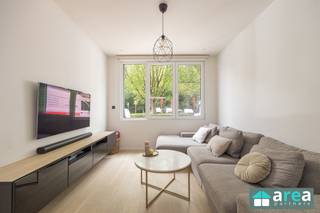 Deze charmante woning bevindt zich op een uitstekende locatie in Schoten. Het is gelegen in een rustige en residentiële buurt. Het betreft...