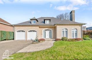 Villa de style avec 5 chambres et 2 salles de bain à Sint-NiklaasDans un quartier calme et recherché de Sint-Niklaas, vous trouverez cette...