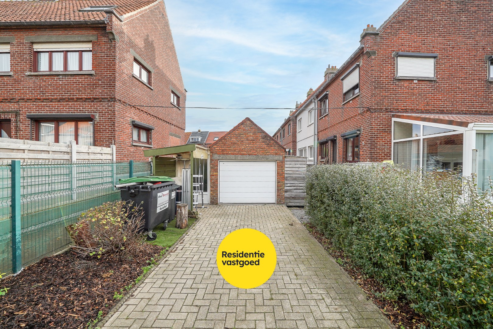 Halfopen woning met tuin en garage te Oostende (vuurtorenwijk) - foto 2