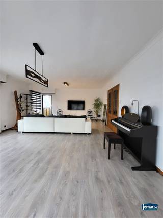 Een schitterend duplex appartement aan de grens van Lanaken en Maastricht. Dit appartement is een toonbeeld van ruimte en comfort, met twee...