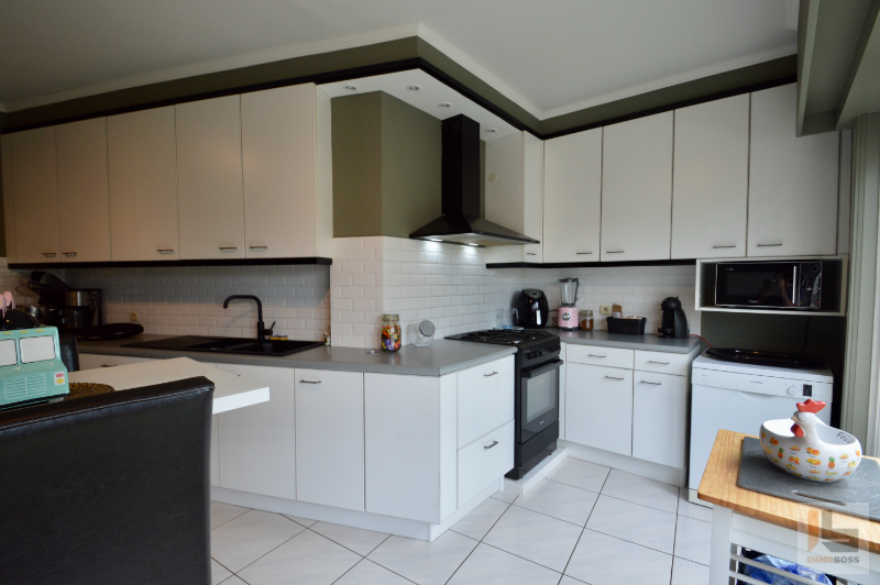 Instapklare woning met garage en tuin in het centrum van Ronse - photo 5