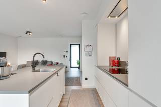 SMAAKVOLLE, NIEUWBOUWWONING (HOB) MET 3 SLAAPKAMERS, ZONNEPANELEN EN CARPORT TE GENK (OUD-WATERSCHEI) !In Genk, Oud-Waterschei, vinden we in een...