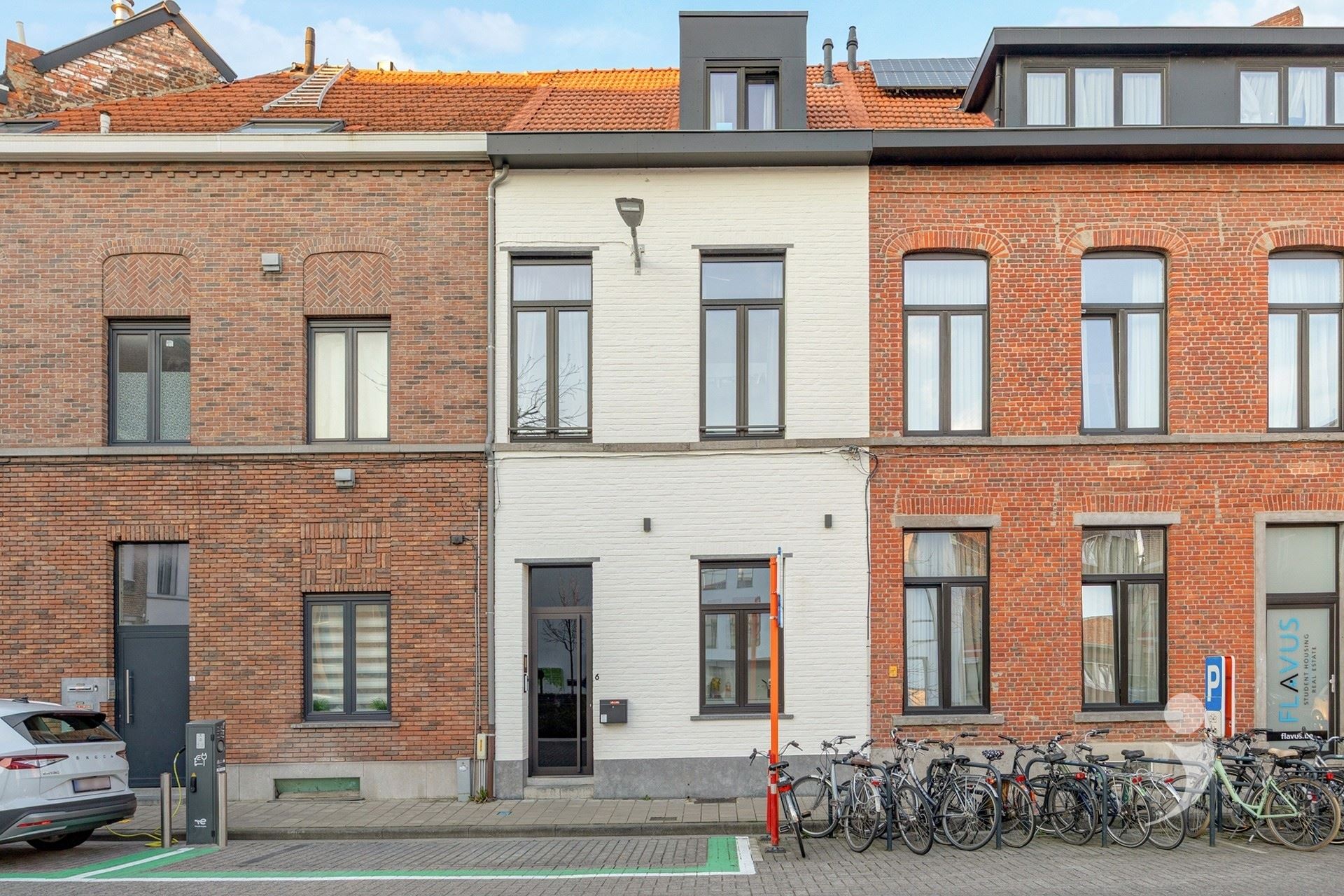 Opbrengsteigendom met 5 gerenoveerde studentenkamers - foto 4