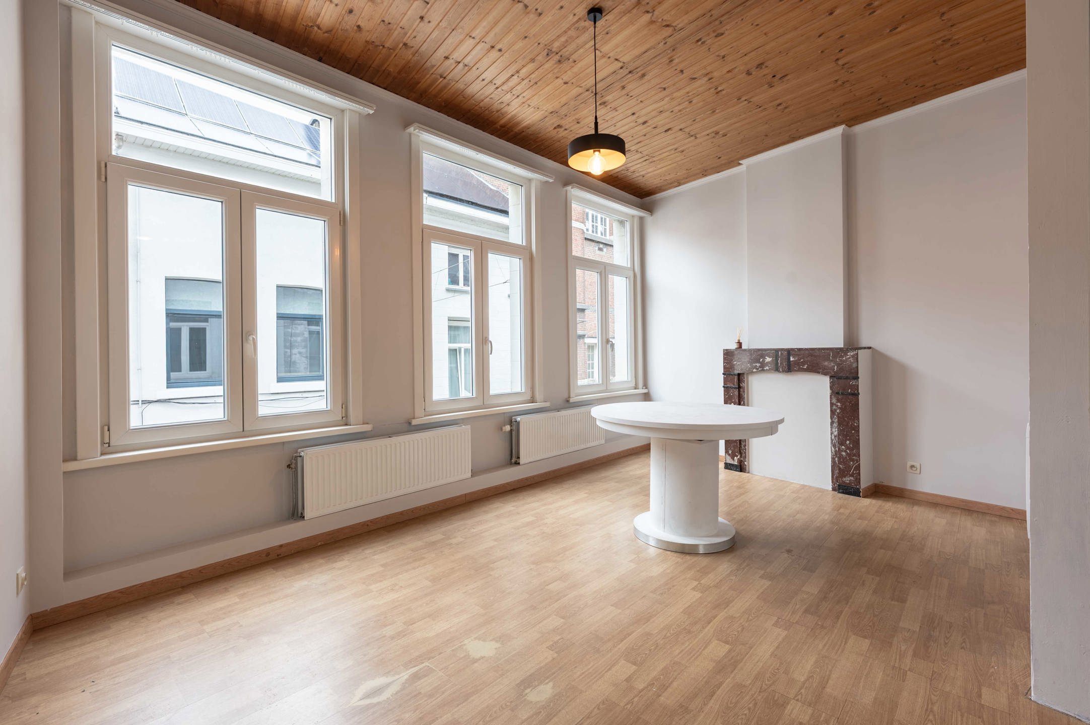 Instapklare gerenoveerde woning met 3 slaapkamers en ruim terras in Mechelen - foto 2