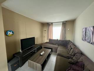 Nabij het centrum van Zingem treffen we deze woning aan. De woning geniet van een goede ligging, zo zijn er verscheidene winkels, bakkers,...
