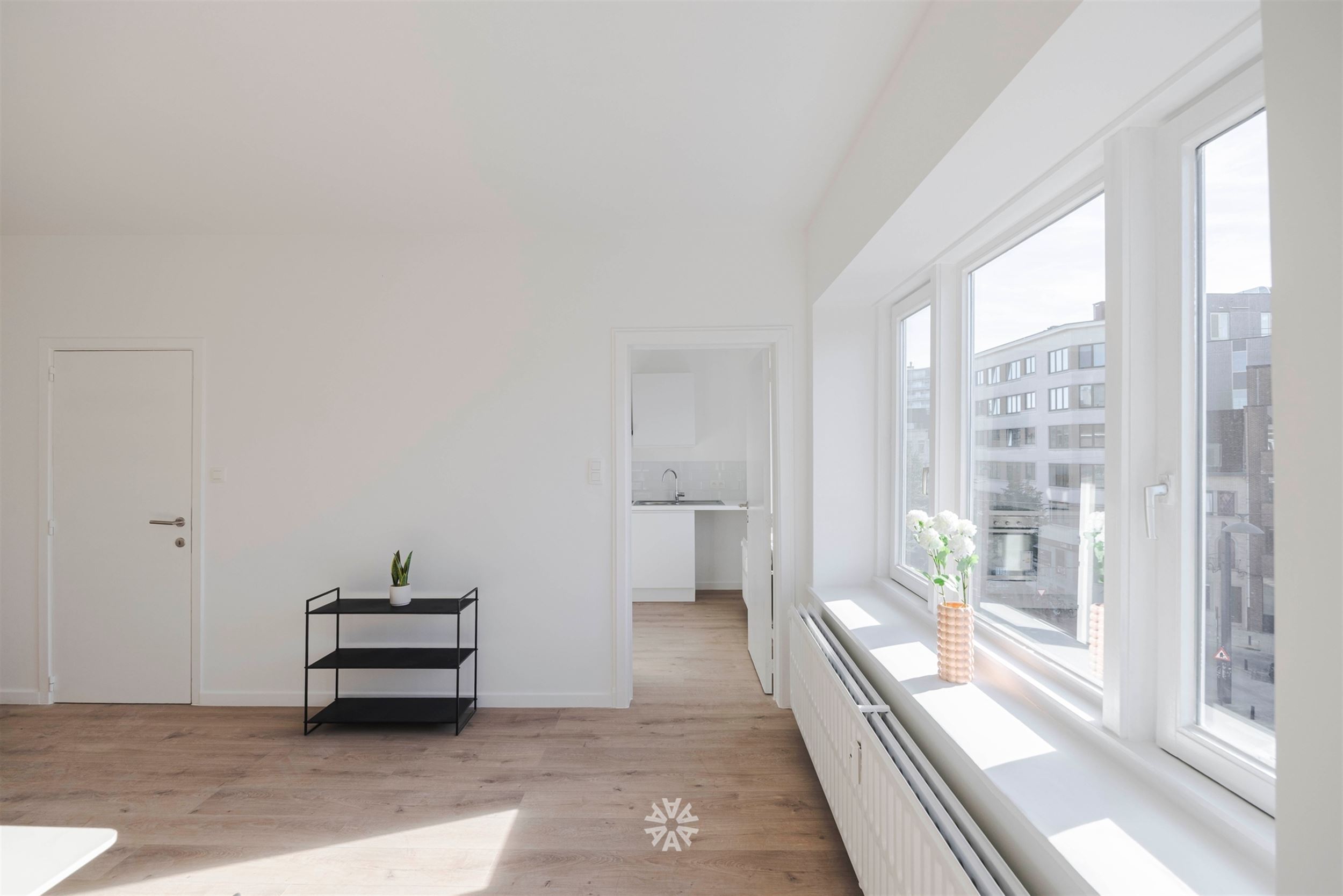 Totaal gerenoveerde duplex met 2 slaapkamers nabij Gent Sint Pietersstation - foto 4
