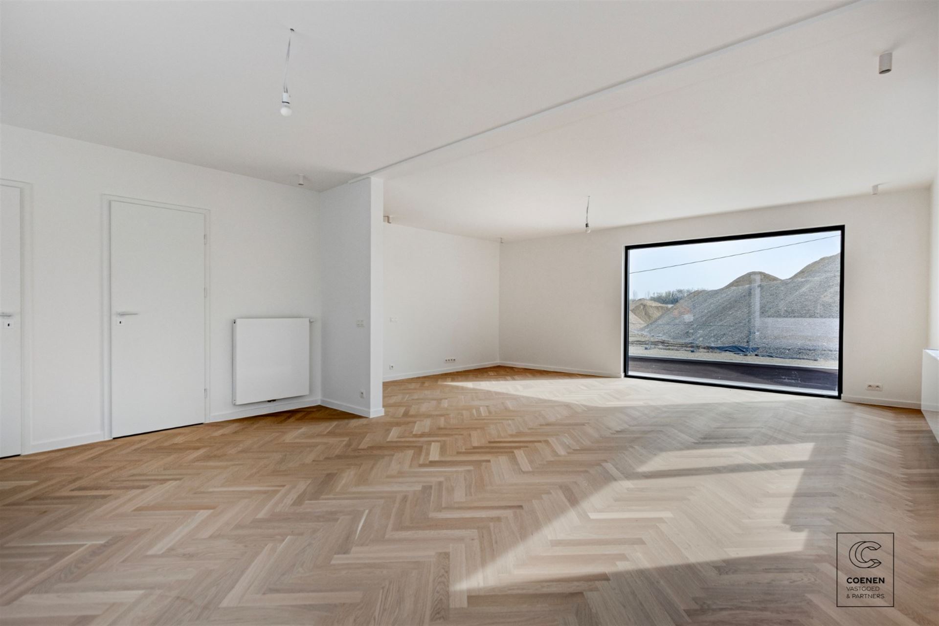 Prachtig gerenoveerde woning met 4 slpk's en riante tuin! - foto 4