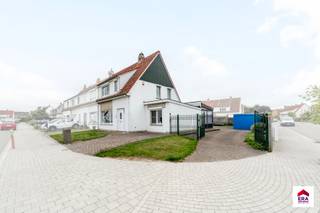 Comfortabel wonen in het hart van WolvertemHalfopen bebouwing met 4 slaapkamers (waarvan 1 op het gelijkvloers), garage én zuidwestgerichte tuin.In...