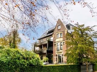 Dans le quartier des Trois Couleurs, lumineux penthouse de ± 206m² bruts (selon PEB) avec splendides terrasses de plus de 100m² dans une...