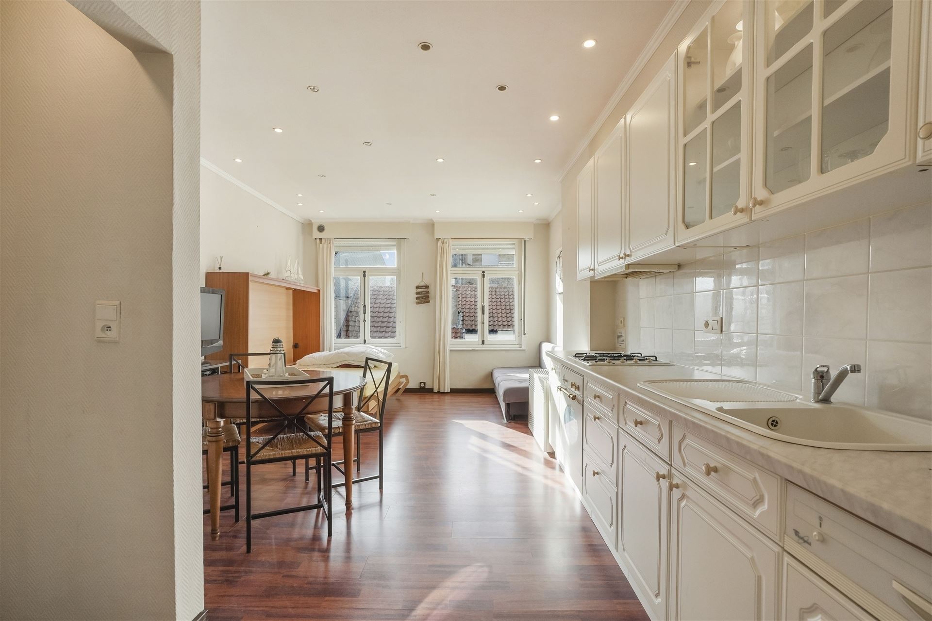 ZONNIG / VLAK AAN ZEEDIJK - foto 3