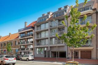 Découvrez ce spacieux appartement (106 m²) comprenant trois chambres et deux salles de bains, situé sur la Paul Parmentierlaan, à seulement...