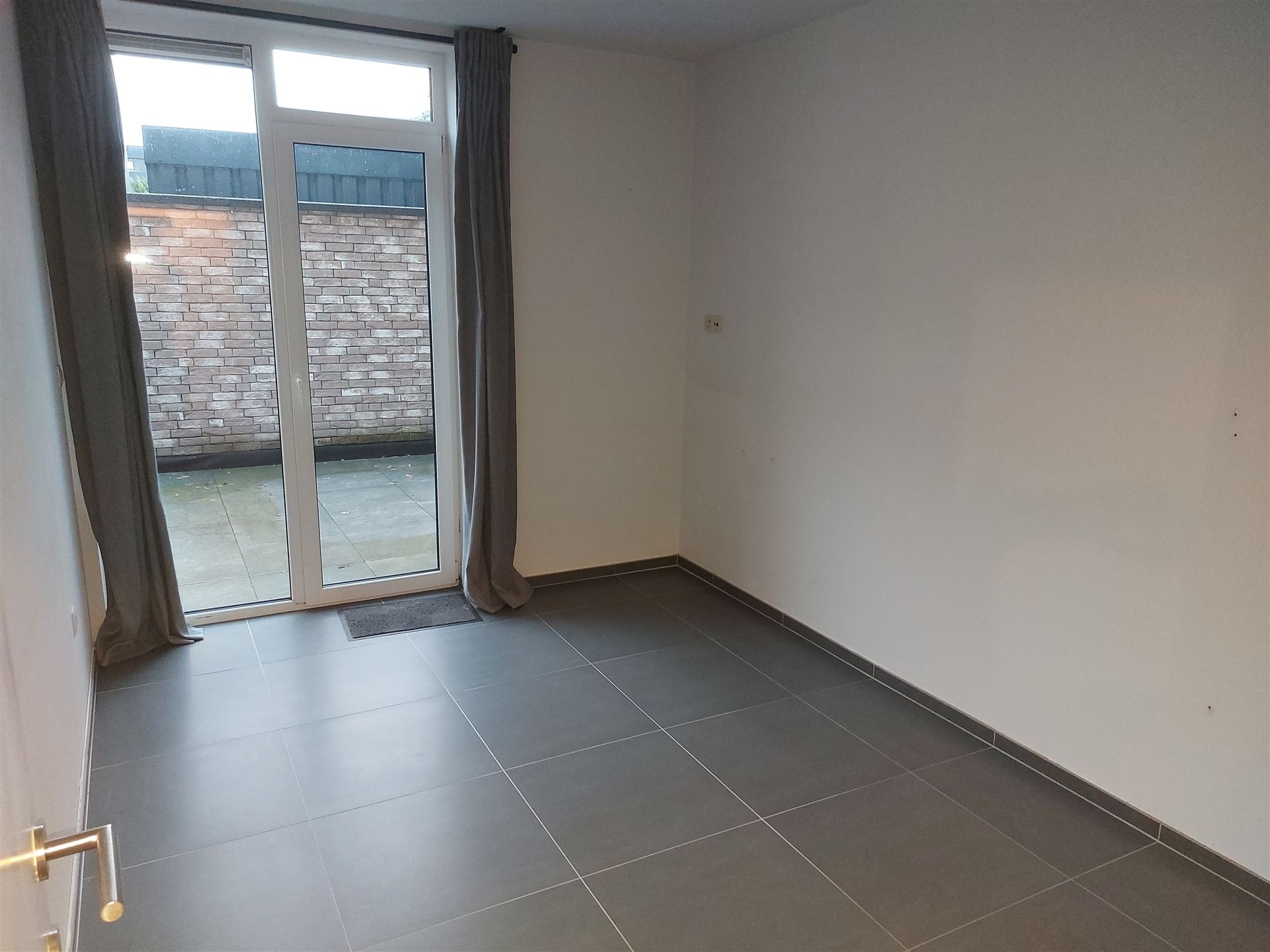 gelijkvloers appartement met 1 slaapkamer en ruim terras in Maasmechelen! - foto 4
