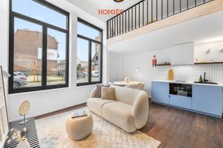 Deze gezellige en comfortabele woonst op de gelijkvloerse verdieping maakt deel uit van een authentiek gebouw met mooie uitstraling dat in...