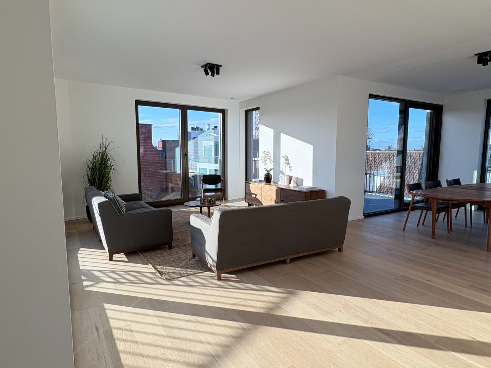 EXCLUSIEF EN LUXUEUS WONEN OP EEN BOOGSCHEUT VAN DE MARKT IN WAREGEM - foto 5