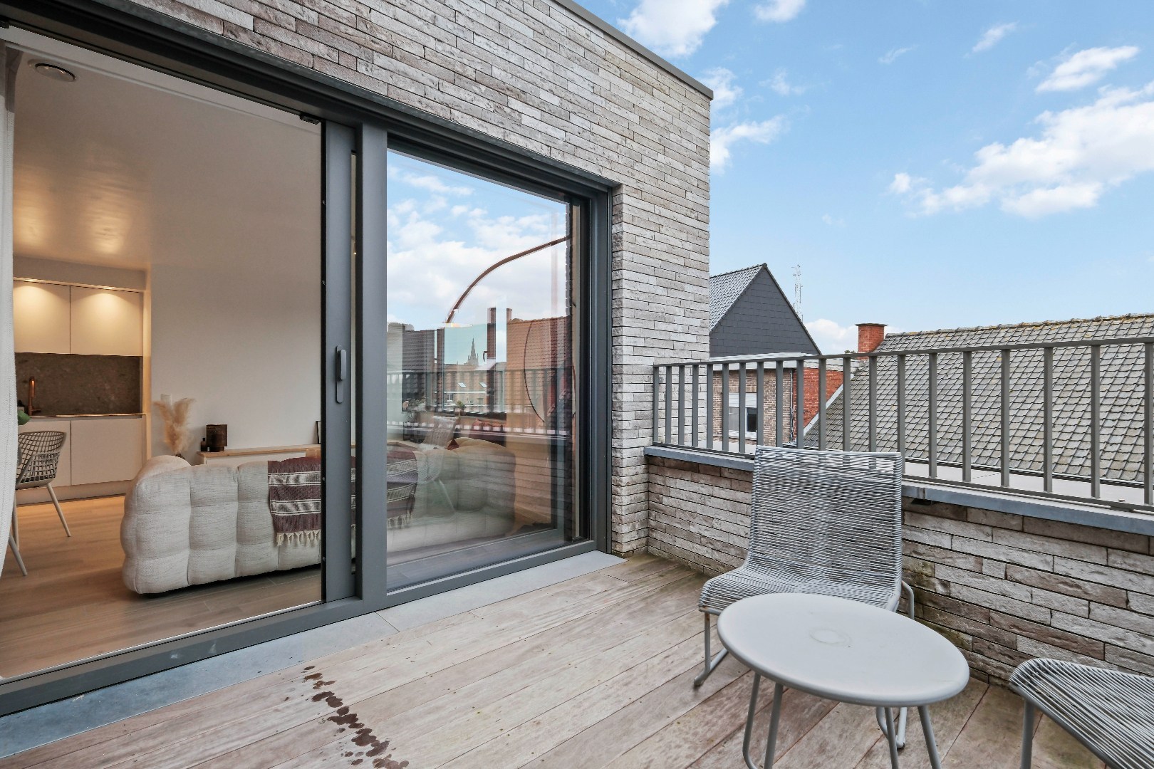 Instapklaar appartement met 2 slaapkamers en staanplaats in Ieper-centrum - foto 3