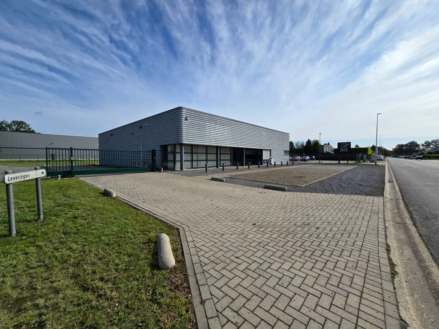Bedrijfsgebouw - groot 831m² - centraal gelegen op het industrieterrein - foto 5