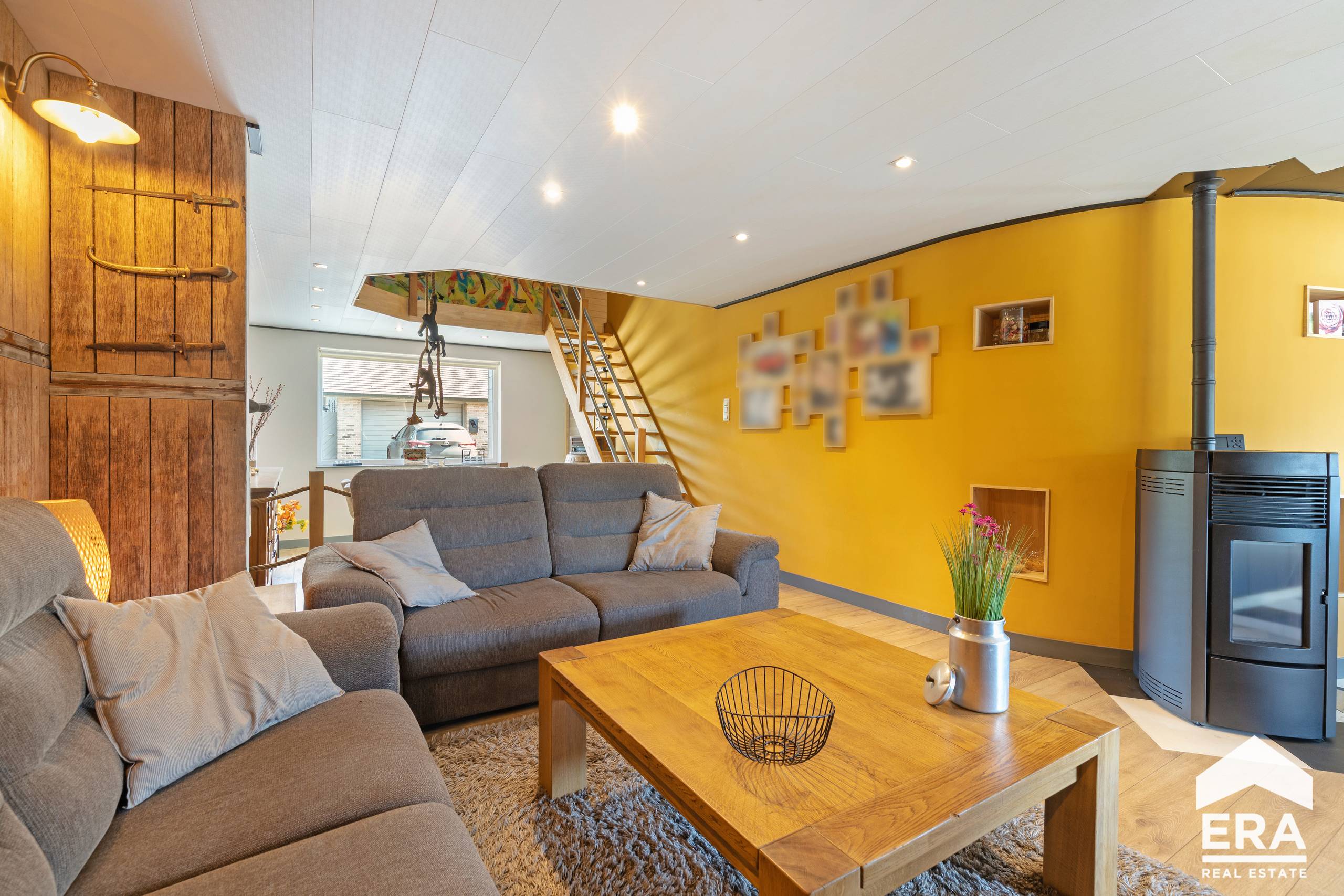 Gerenoveerde gezinswoning met diverse bijgebouwen - foto 5