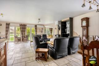 Tijdloze, ruime villa op een rustige landelijke locatie  - Kellensstraat 3 – Henis (Tongeren)Ontdek deze ruime en tijdloze villa, prachtig gelegen in...