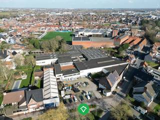 Op een zeer centrale ligging, kortbij het centrum, het station, de E403 en vele andere centraal gelegen faciliteiten in centrum Roeselare bieden...