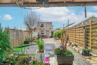 ✨ Instapklare gezinswoning met tuin & garage in hartje Bellegem ✨Op zoek naar een ruime, instapklare woning op een topligging? Deze prachtig gelegen...