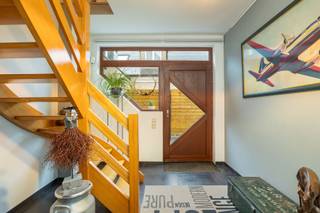 STYLISH VILLA IN GREEN RESIDENTIAL AREA DE LIST SCHOTENJan Van Puyenbroecklaan 48In a quiet, residential avenue in the middle of the greenery of De...