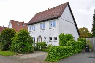 Ruime vrijstaande eengezinswoning met grote tuin en zicht op het Albertkanaal.Dit te renoveren vrijstaand huis met een woonoppervlakte van 172m²...