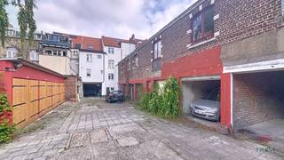 JETTE, in de residentiële en commerciële wijk Place du Miroir, bieden wij u een lot van 7 garages te koop aan, ideaal voor een rendabele...