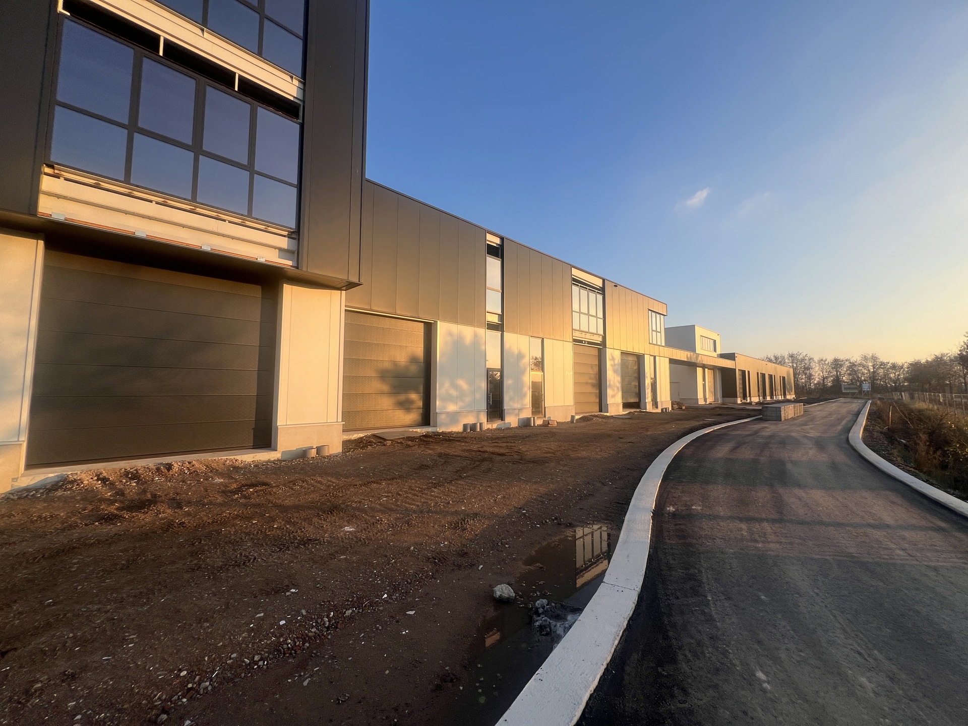 Commercial for sale in Genk - photo 2