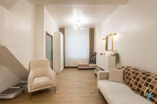 Are you looking for a ready-to-move-in, fully renovated property in a prime location? Then this property is definitely worth a visit!<br /><br />This beautiful property combines comfort, space and energy efficiency thanks to its EPC label B. An additional advantage: the property is asbestos-safe. <br />The light-filled living area with modern open kitchen forms the heart of the property.<br /><br />The living room leads to the pleasant outdoor area with veranda.<br />The home has a stylish bathroom with walk-in shower and toilet.<br />Next to the bathroom is a second separate toilet.<br /><br />With four full bedrooms, this home offers numerous possibilities: ideal for a family, home office or hobby room. What's more, you will enjoy a very good location with all amenities within walking distance, such as shops, schools, public transport and restaurants.<br /><br />In short: a carefree, ready-to-move-in gem in an excellent location where you can move in immediately. Don't miss this opportunity!<br /><br />Contact Ruben at ruben@cornelis-goeman.be