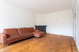 Dit stijlvolle appartement bevindt zich op de 1ste verdieping van een verzorgd gebouw, op een centrale locatie met een prachtig zicht...